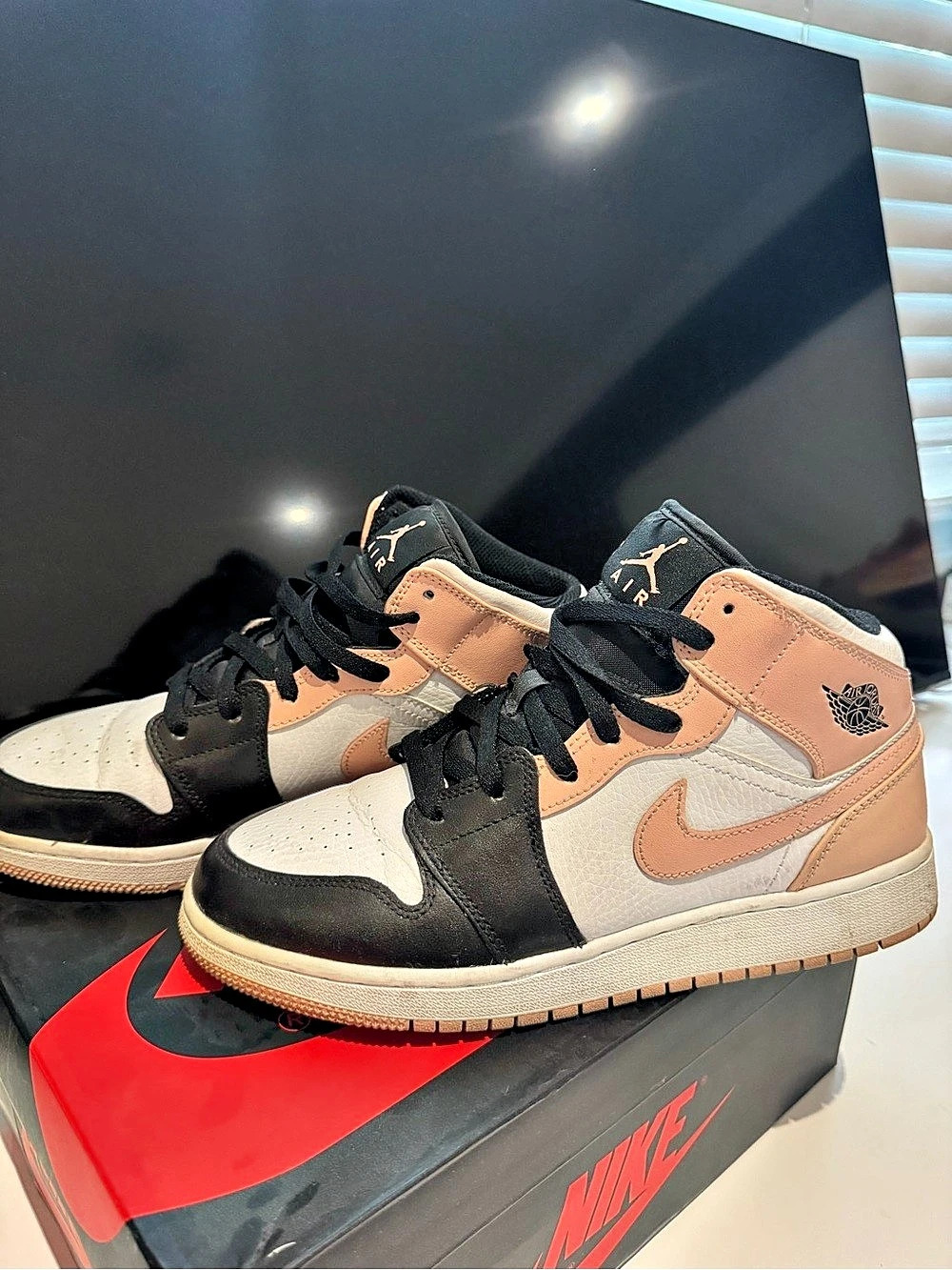Nike Air Jordan 1 Mid Color Block Sneakers in Pink & White US 7 Like New
